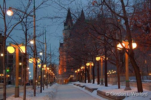 MacKenzie Avenue Streetlights_13460.jpg - Photographed at Ottawa, Ontario - the capital of Canada.